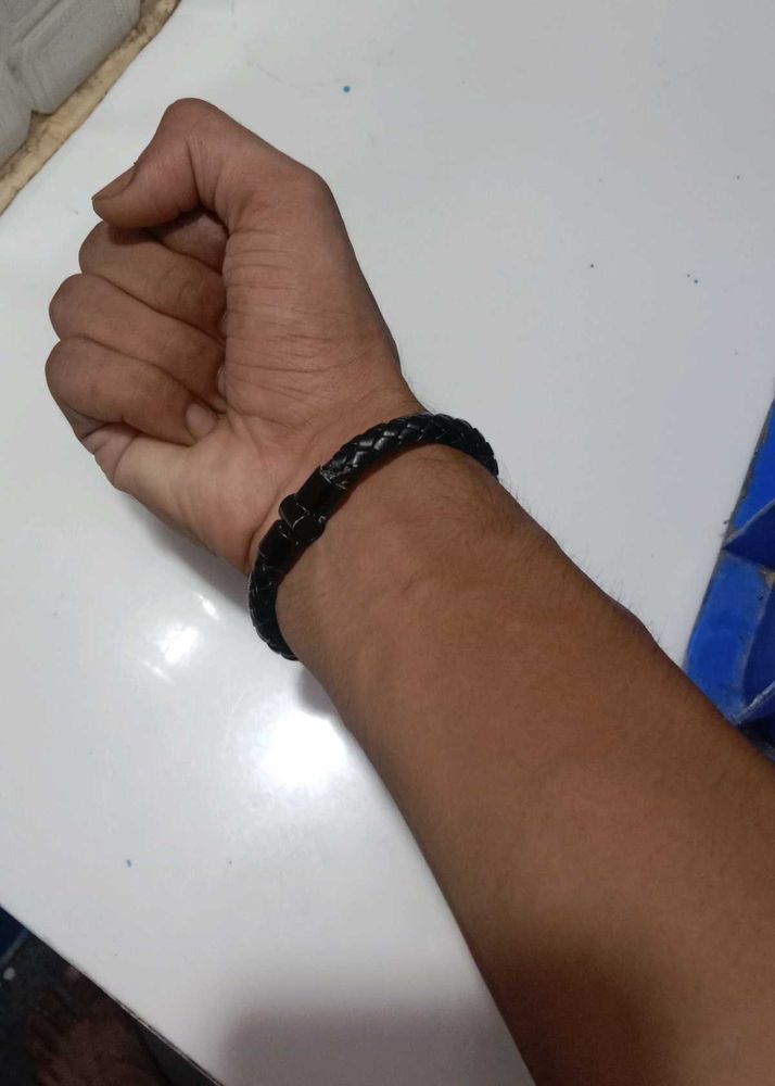 Men&#39;s Adjustable With  Pin Black Braided Bracelet