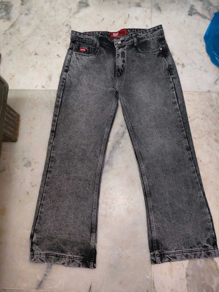 Price Drop 🔥 Levi&#39;s Flared Woman Jeans