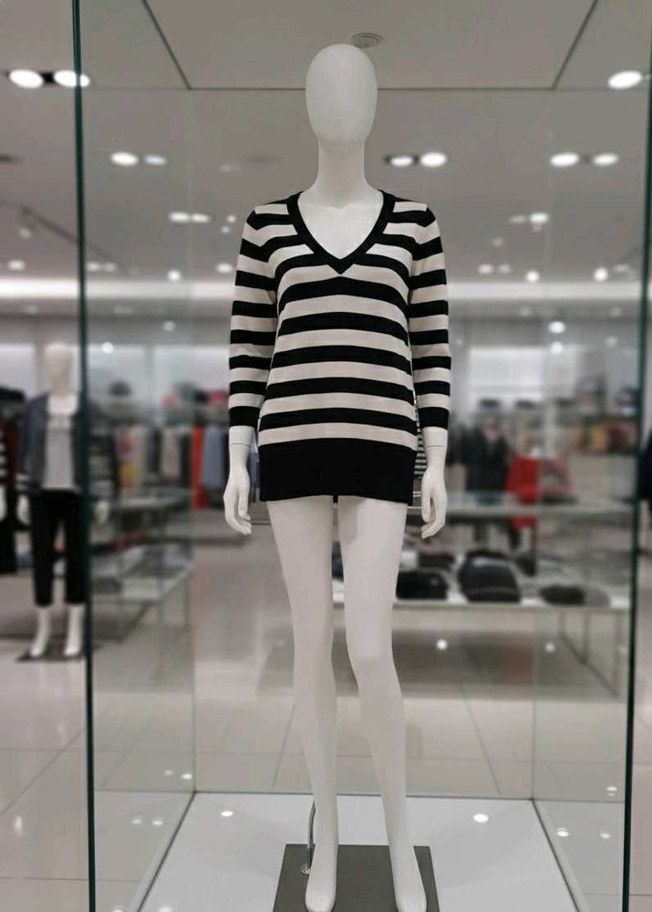 Striped V-Neck Fitted Sweater