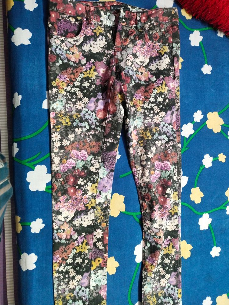 Nice Flowers Print Pent Size Porblam So I Sell