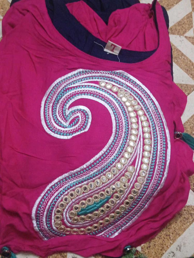 Embroidered Pink Kurta