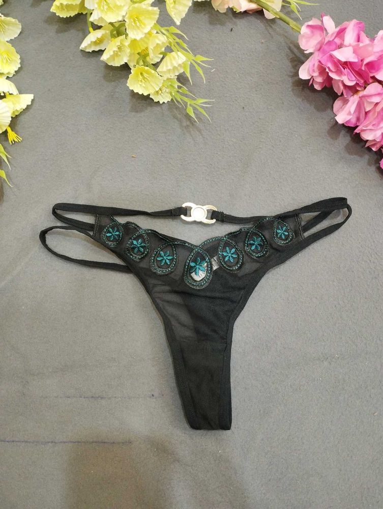 Floral Detail Lingerie✨