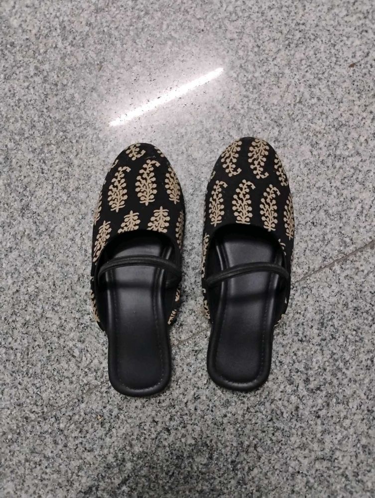 Embroidered Black Mules