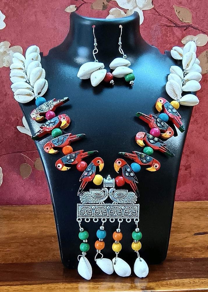 Price Drop !! Hand Made Necklace In Parrot Design