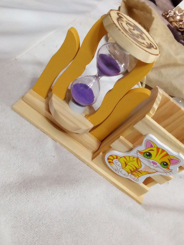 Cute Pen stand With Timer Sand