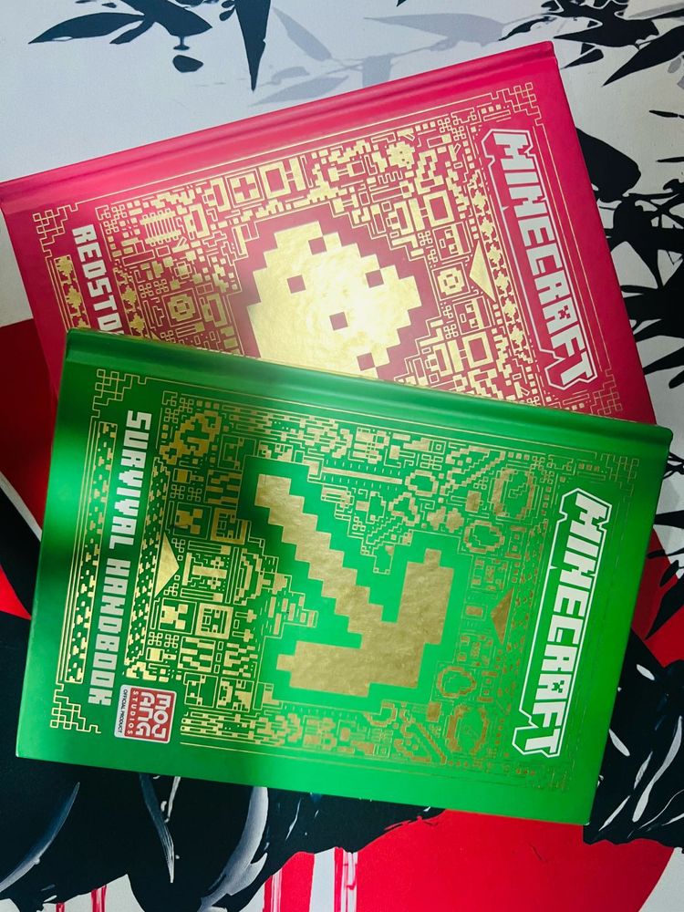 Minecraft Handbooks Official Mojang licensed(2 Boo