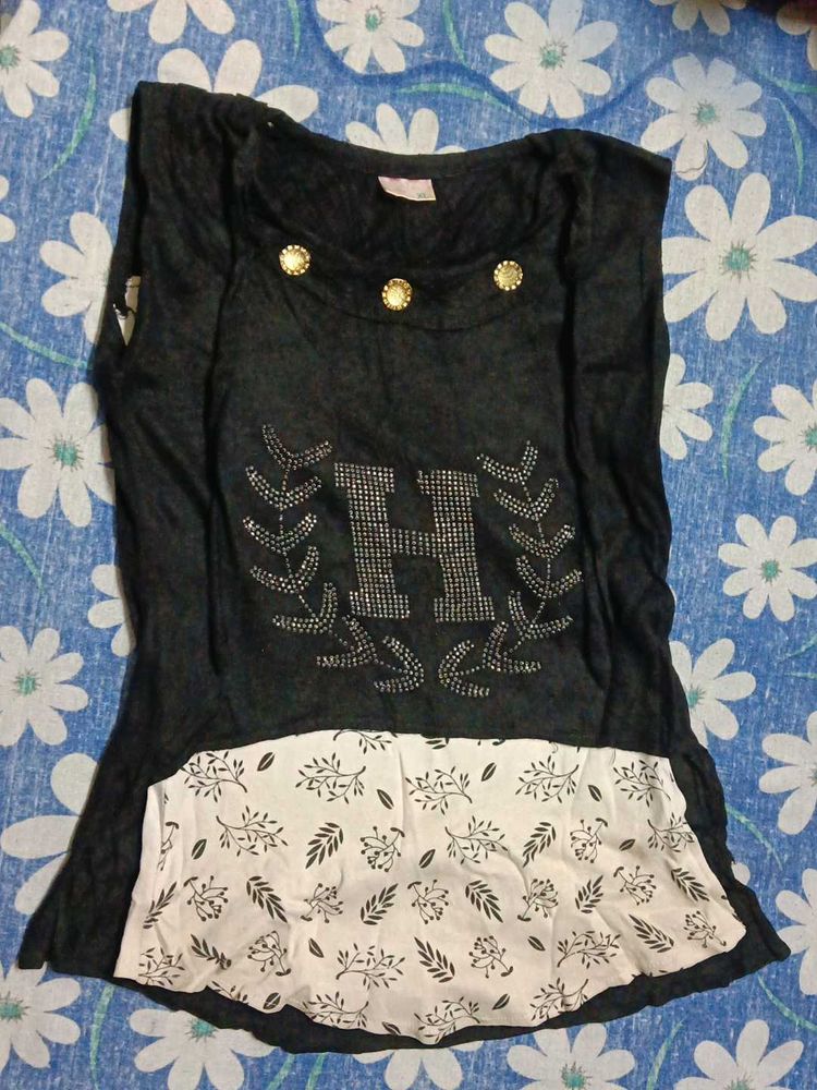 Stylish Black &amp; White Top