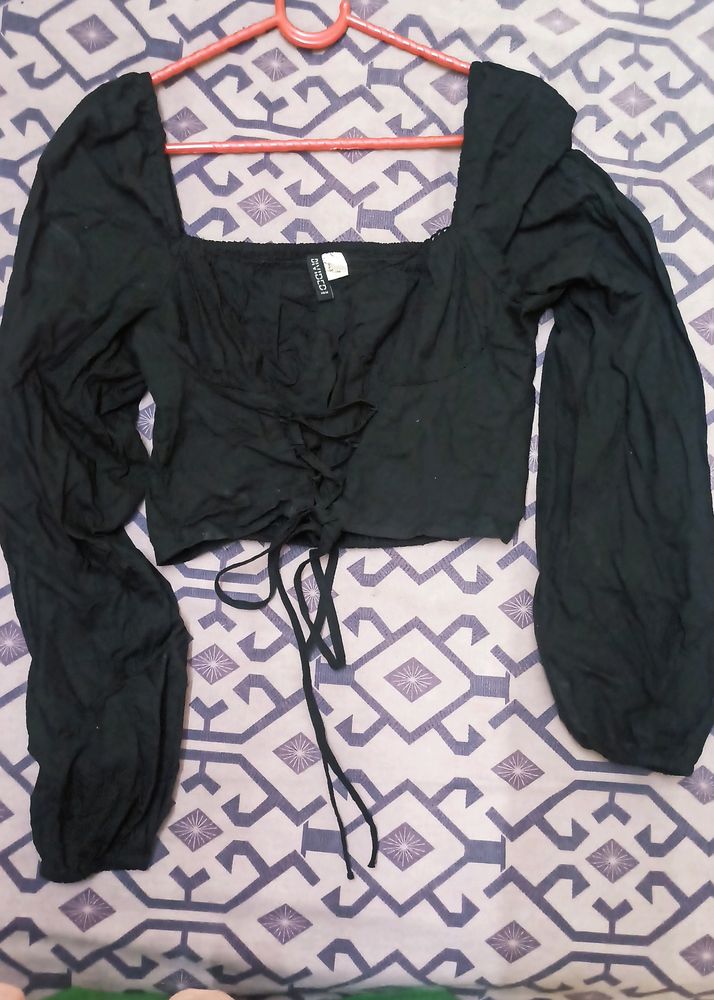 H&amp;M Black Lace -up Detailed Crop Top