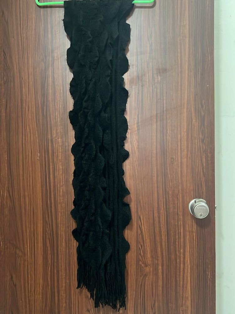 Women Woolen Black Muffler 🧣