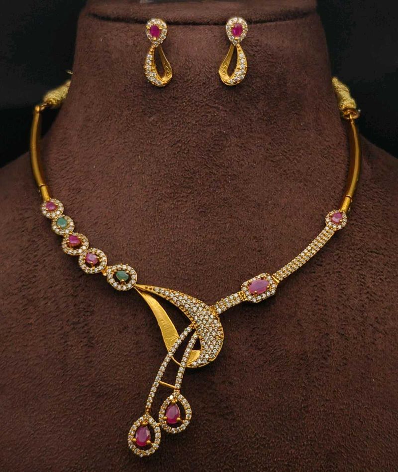 Neck Piece With Earrings