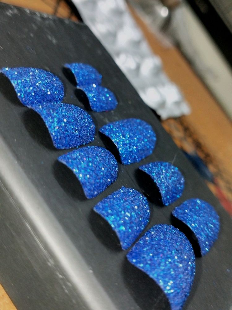 Set Of 1 Blue glitter Nails