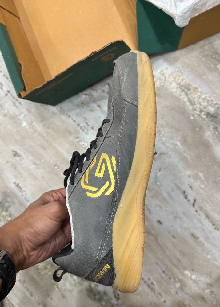 Gowin Non Marking Badminton shoes