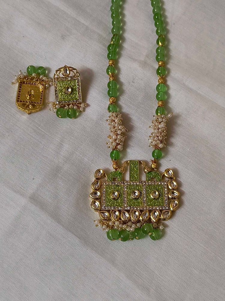 Elegant Green Beaded Kundan Necklace