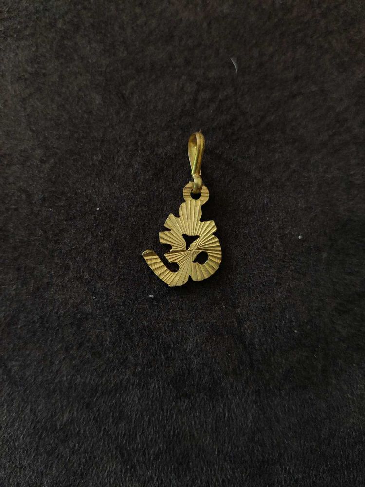 Gold &#34;Om&#34; Pendant