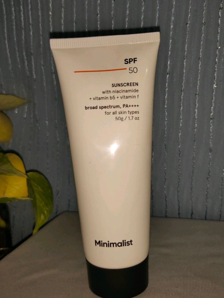 Minimalist Sunscreen SPF 50 PA++++ (50% Left)