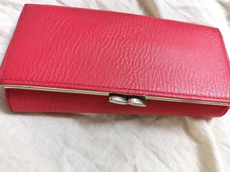 Vintage Red Kisslock Wallet