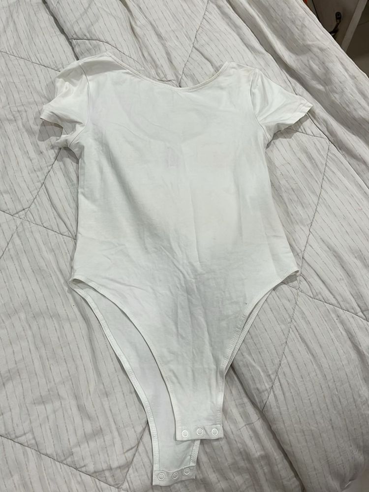 h&amp;m scoopback White Short Sleeve Bodysuit