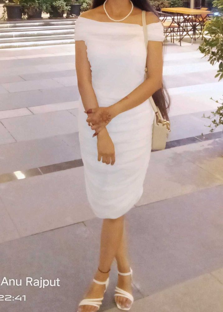 Chic White Bodycon Dress