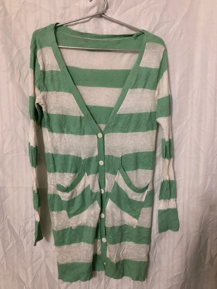 Green &amp; white sweetshirt