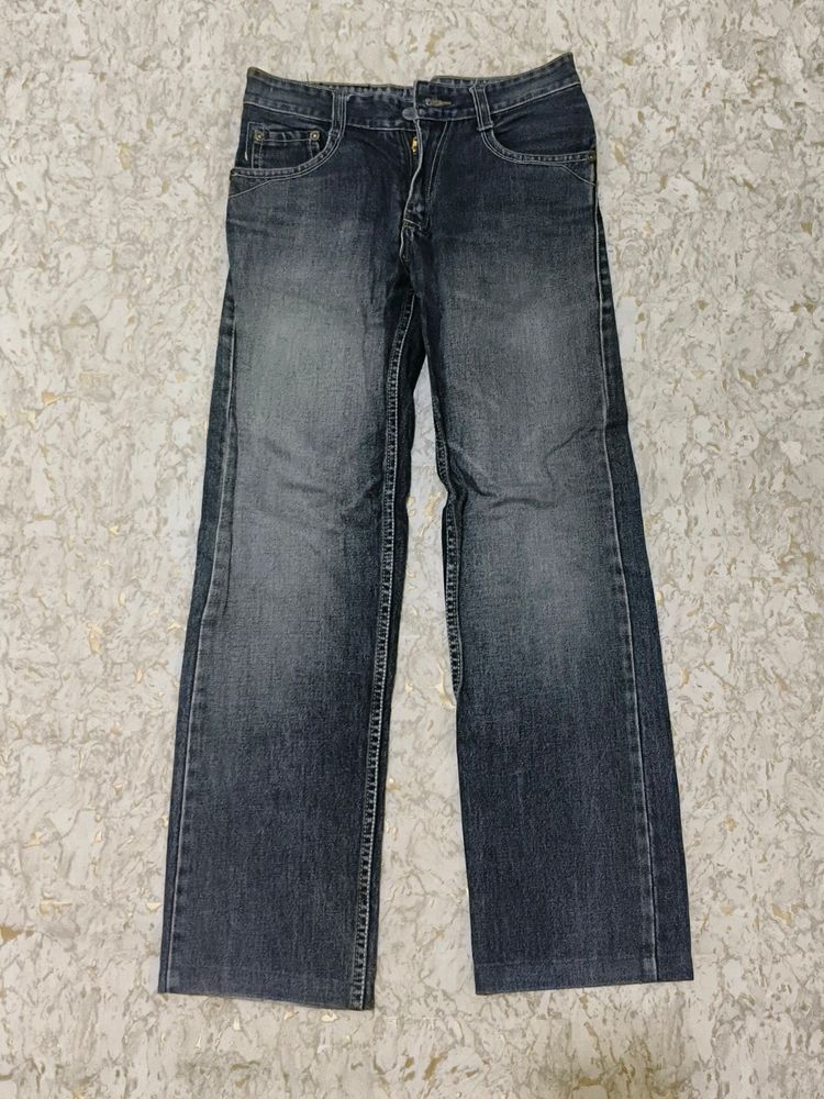 Authentlc Jeans Size 28 B200