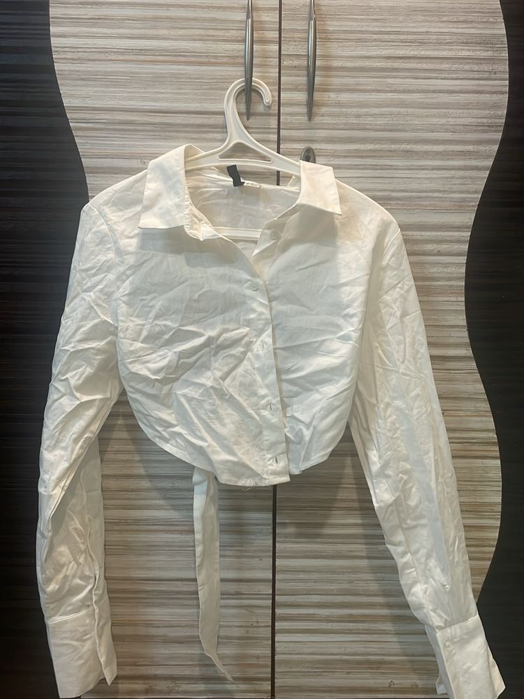 H&amp;M Cropped Shirt Backless
