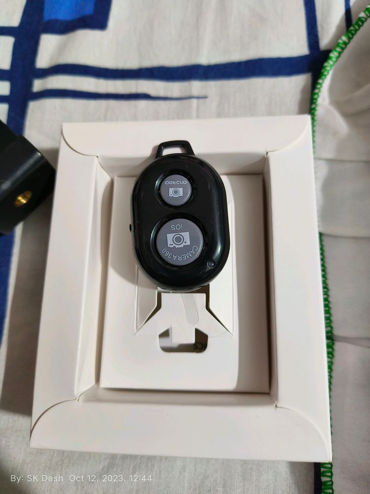 Bluetooth Remote &amp; Tripod Mobile Holder Combo