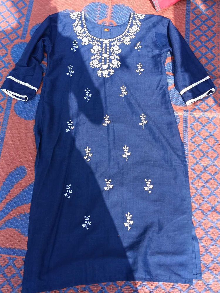 Elegant Blue Embroidered Kurta
