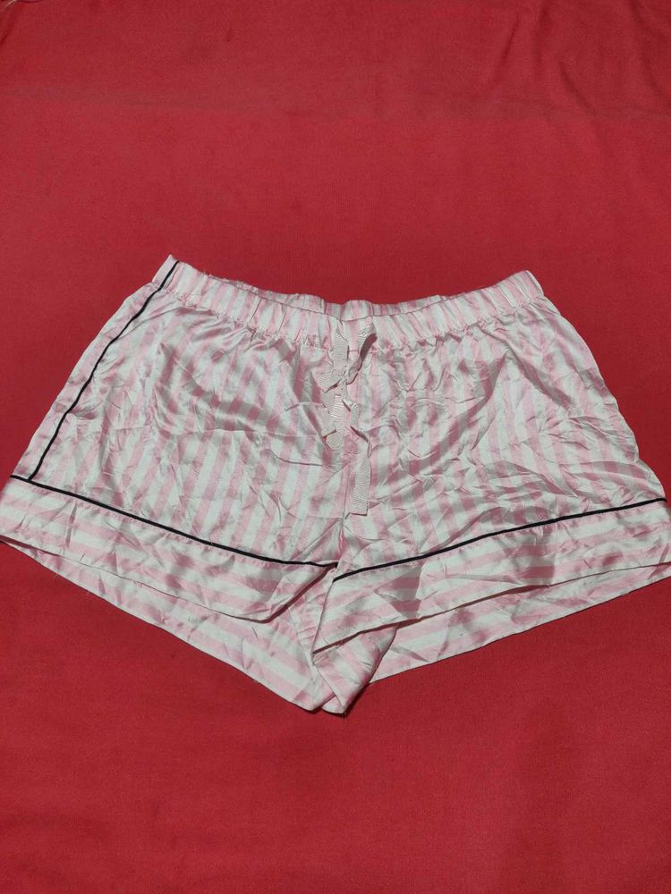 Victoria Shorts Size M
