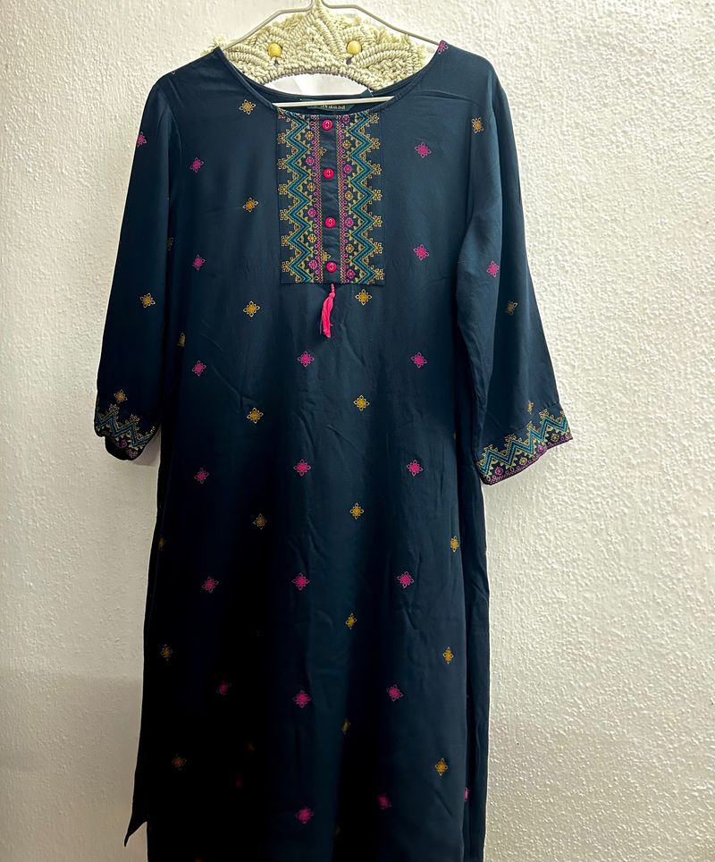 Navy Blue And Pink Mix Kurthi And Bottle Green Kurthi