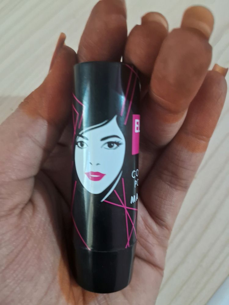 Red Elle 18 Lipstick 💄