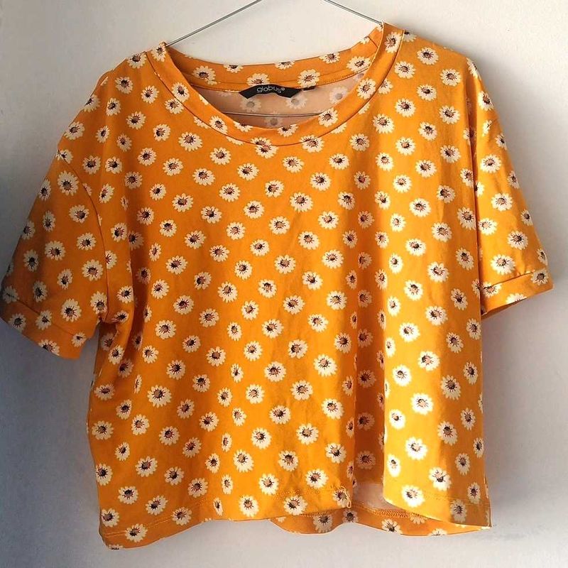 Globus Daisy Print Crop Top