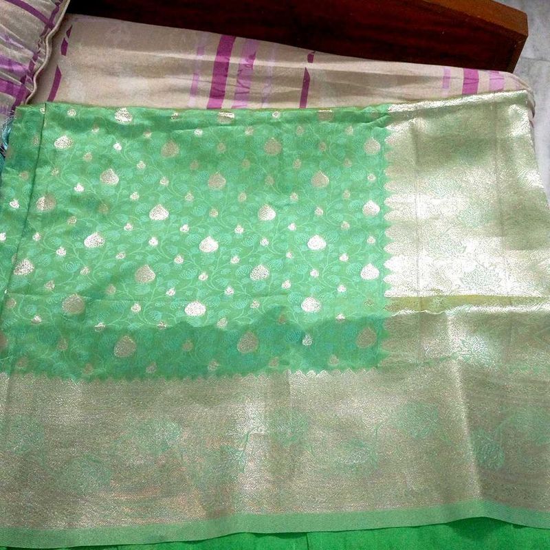 New Wedding Saree With Well Stitched Blouse
