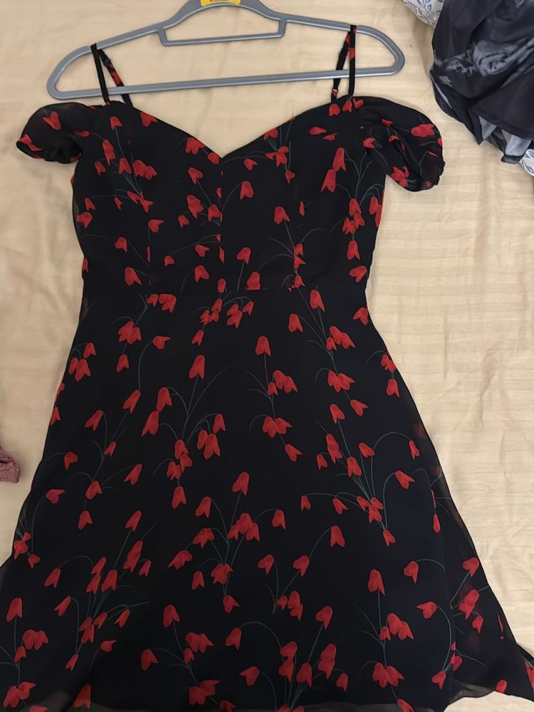 Sweetheart neck and offshoulder Floral Dress
