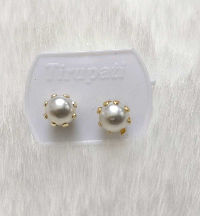 STUDS EARRINGS