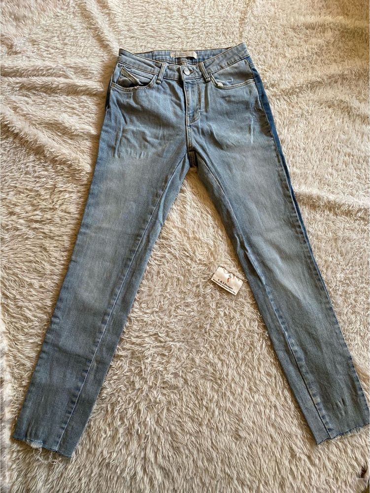 ZARA Stylish Light Wash Denim Jeans