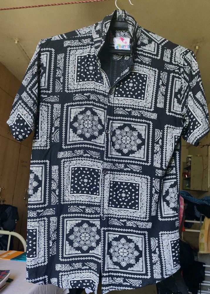 Black &amp; White Bandana Print Casual Shirt – Size M