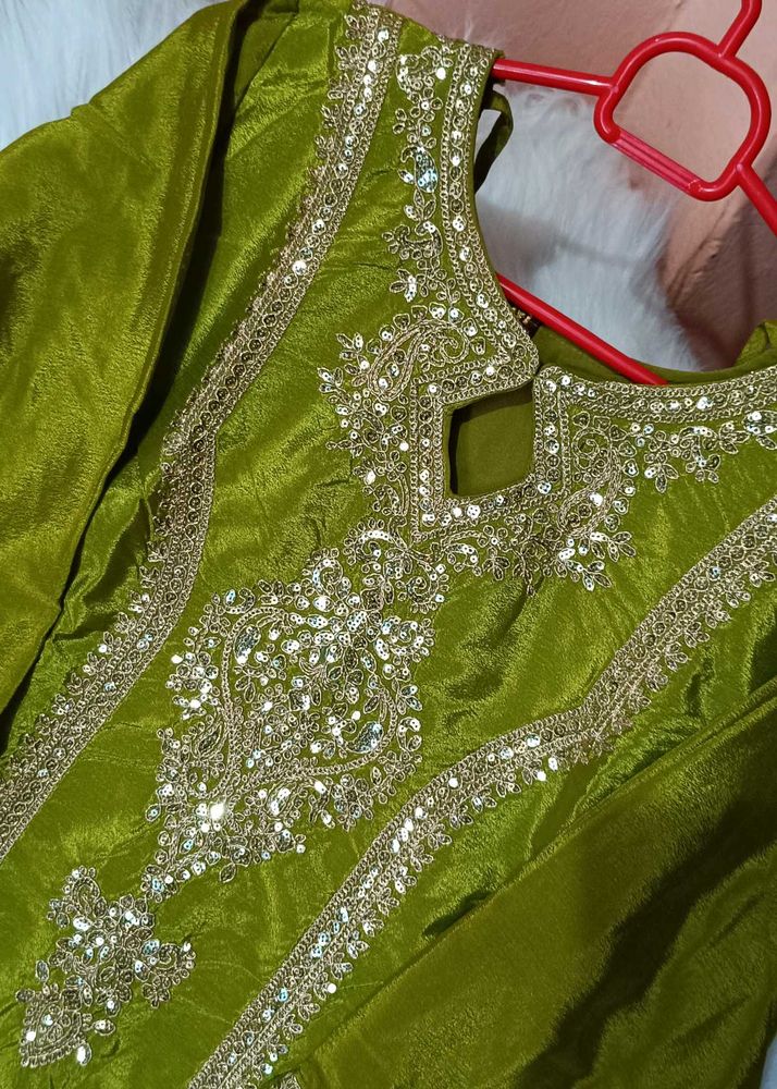 Embellished Pakistani Kurta Set