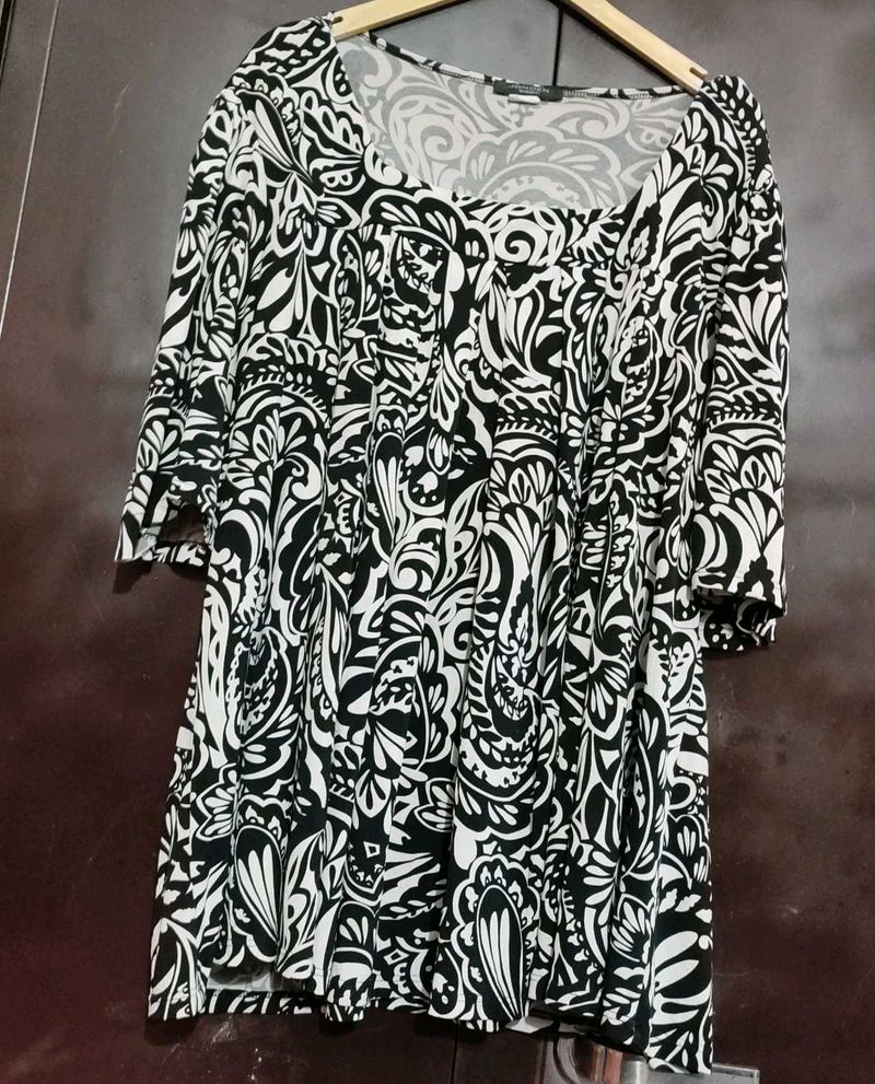 Black &amp; White Printed Top For 46 Bust