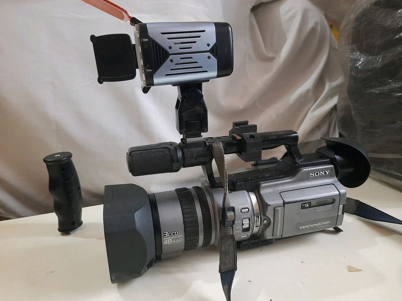 Sony VX2100 Camera