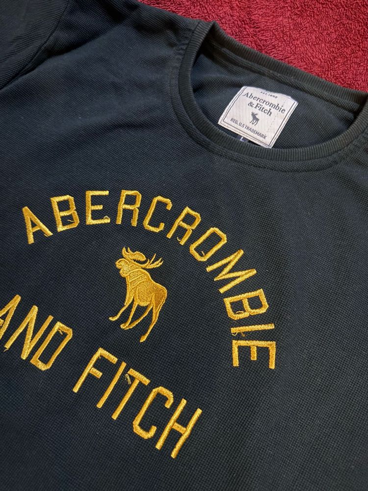 Abercrombie &amp; Fitch Tee