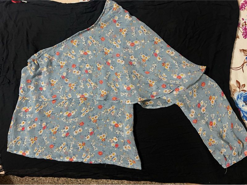 Floral One-Shoulder Top