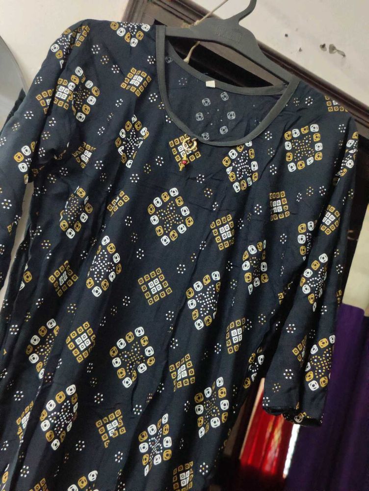 Black &amp; Gold Printed Kurti