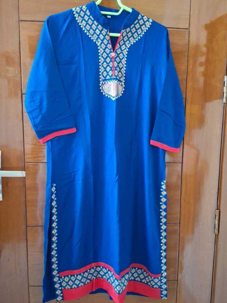 Elegant Blue Embroidered Kurta