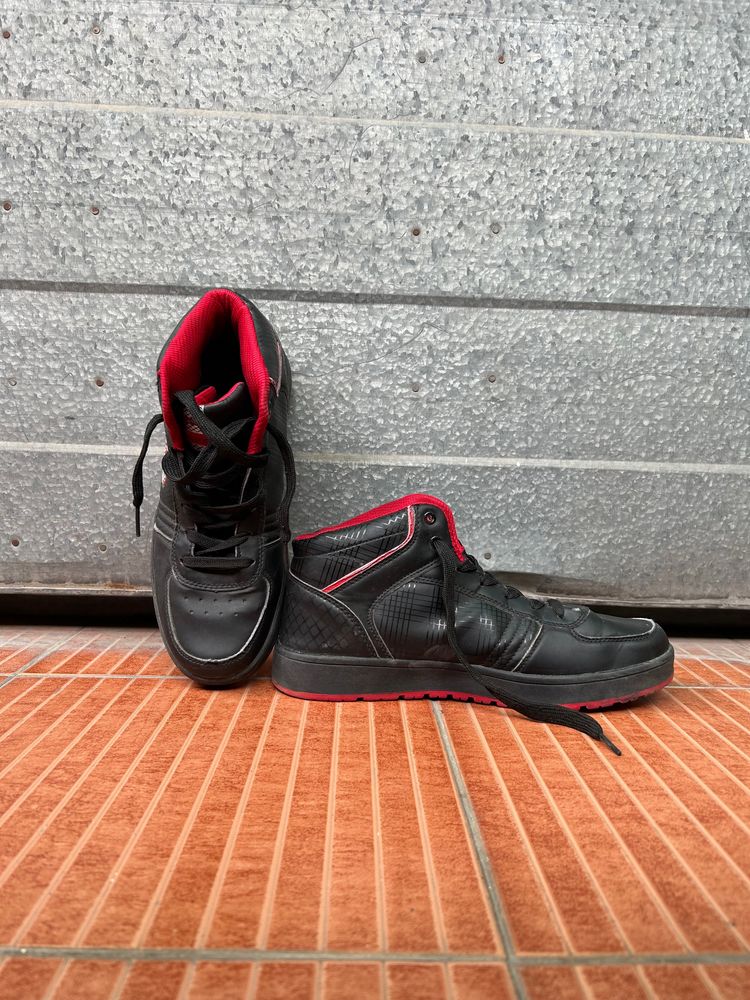 Stylish And Versatile Casual Sneakers,