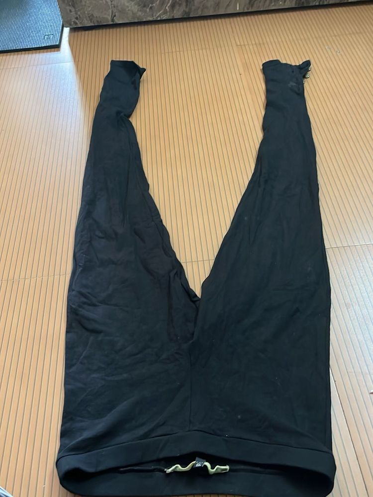 P19Black Leggings