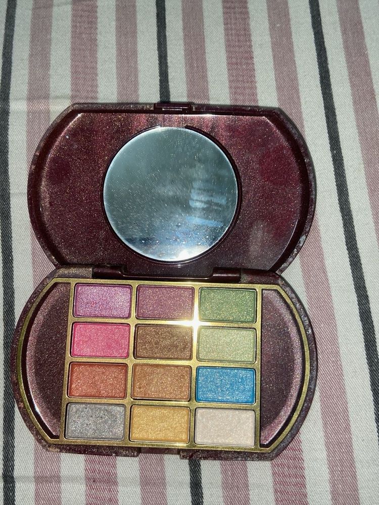 Eyeshadow pallet