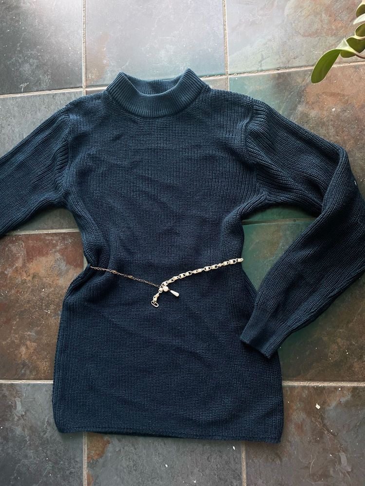 Cute sweater dress, size extra small, small