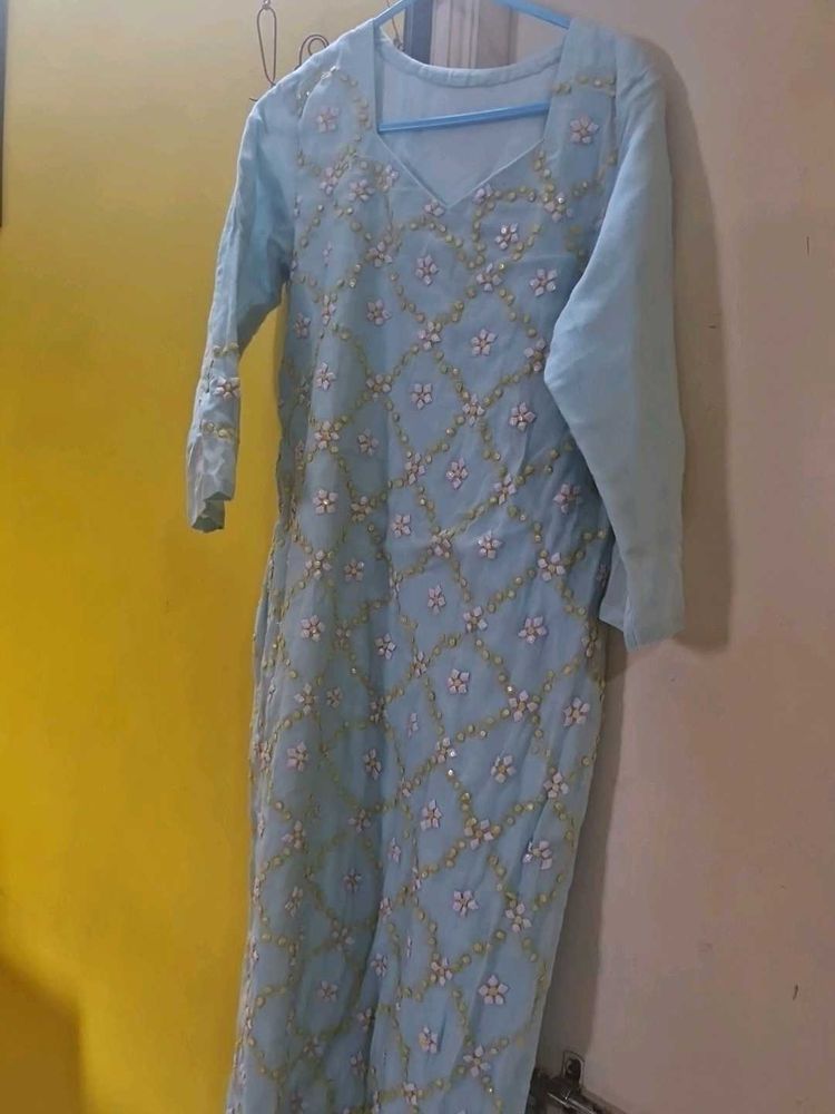 Elegant Blue Embroidered Kurta