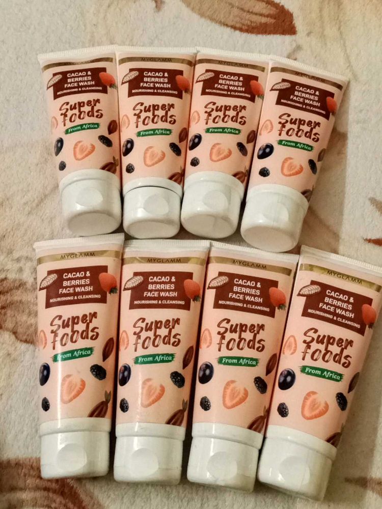 Selling Combo Of 8 Facewash Myglamm Seal Pack
