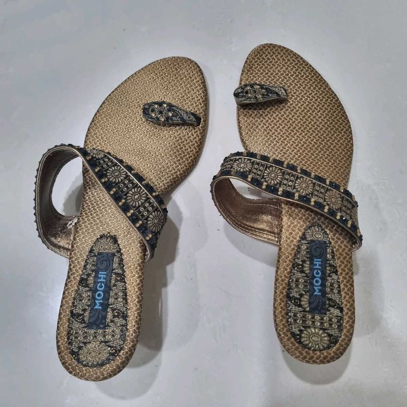 Mochi Embellished Toe Ring Sandals
